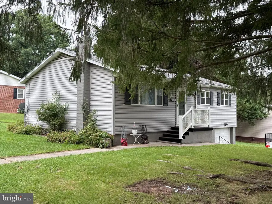 586 Central Ave, Romney, WV 26757 - #2