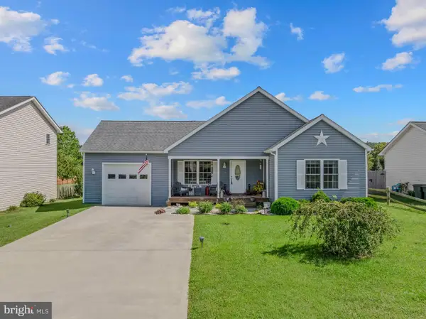 54 Village Dr, CAPON BRIDGE, WV 26711