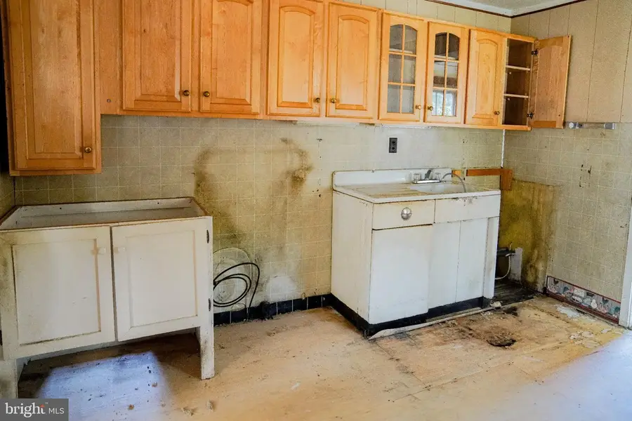 467 Center Ave, Romney, WV 26757 - #2