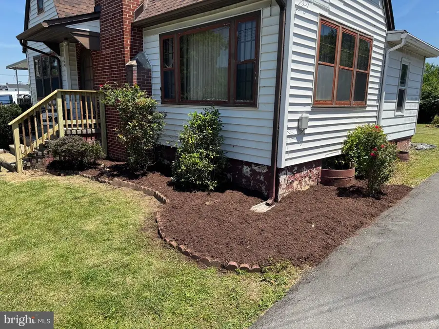 140 S Charlevoix Pl, Romney, WV 26757 - #2