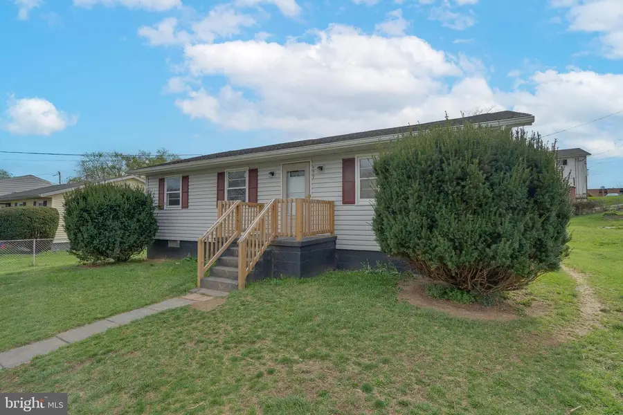 304 S Reymann St, Ranson, WV 25438 - Image #2