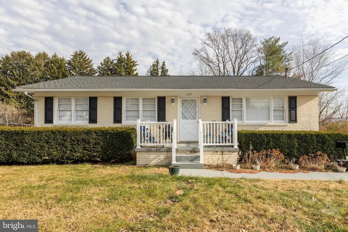 250 Euclid Ave, Charles Town, WV 25414 - Image #1