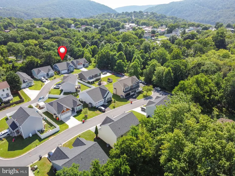 60 Village Cir, Harpers Ferry, WV 25425 - #2