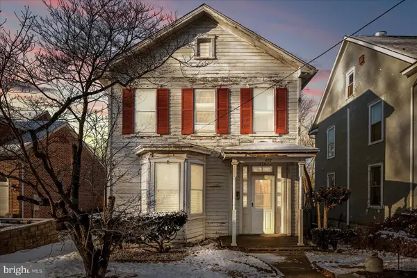 412 S Samuel St, CHARLES TOWN, WV 25414