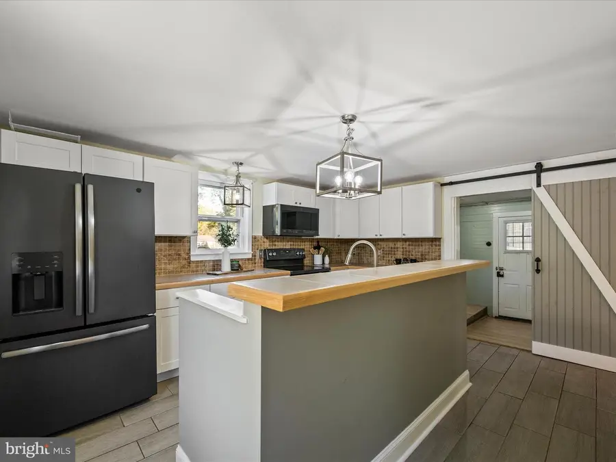 7 South St, Kearneysville, WV 25430 - #3