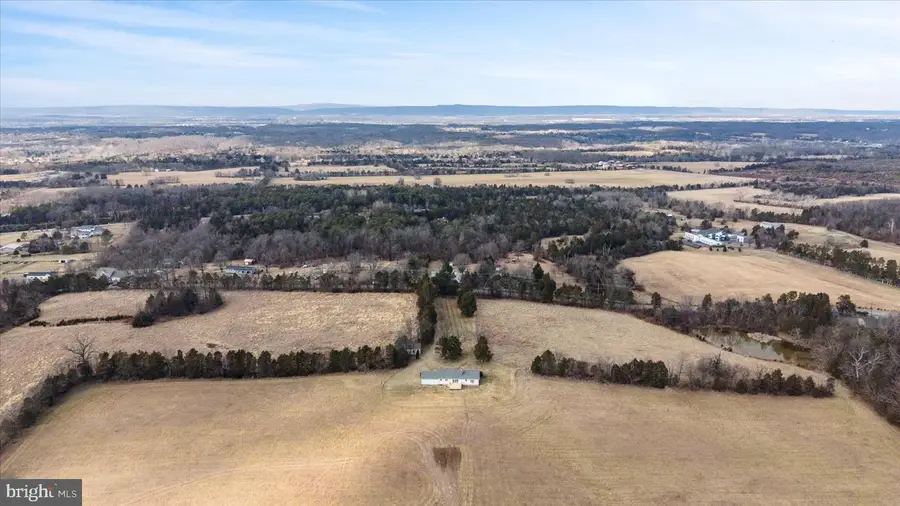 8958 Leetown Rd, Kearneysville, WV 25430 - Image #2