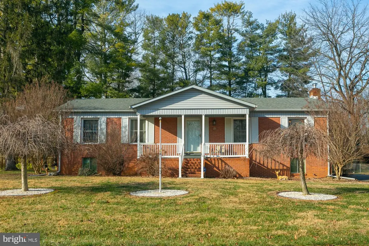 19 Cardinal Dr, Shepherdstown, WV 25443 - Image #1