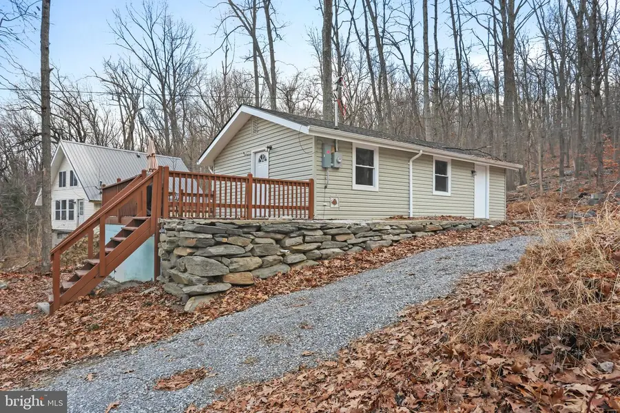 110 Red Maple Ln, Harpers Ferry, WV 25425 - Image #2