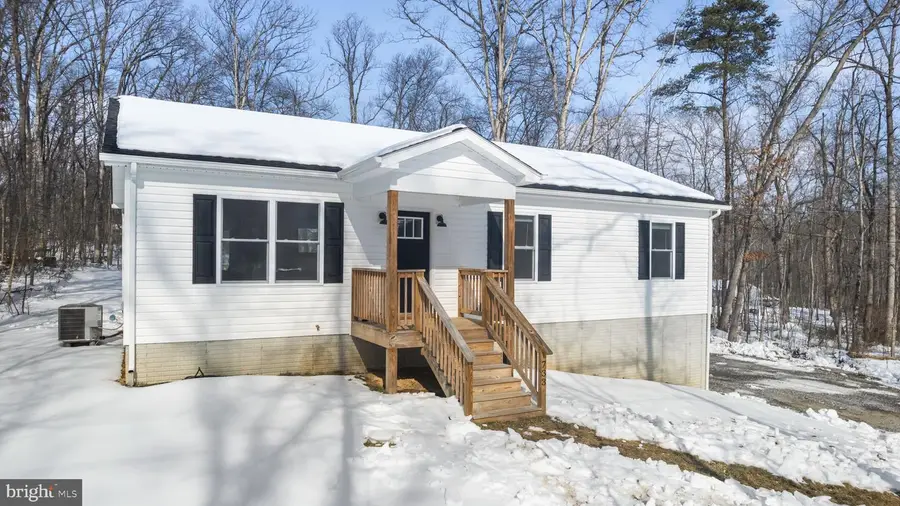 733 Red Bird Ln, Harpers Ferry, WV 25425 - #2