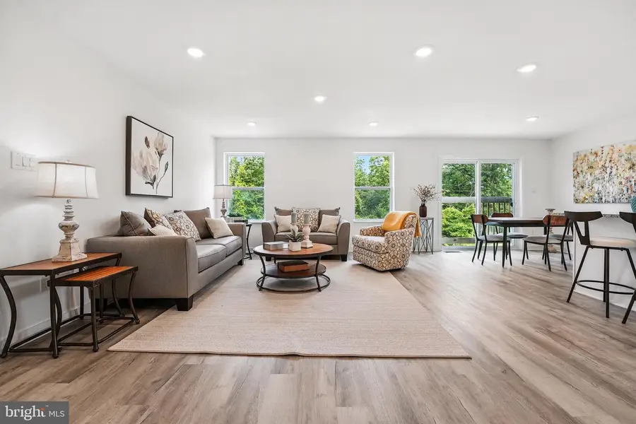 239 Monroe Ave, Ranson, WV 25438 - Image #3