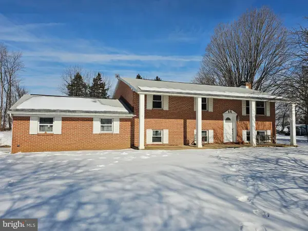 8137 Summit Point Rd, CHARLES TOWN, WV 25414