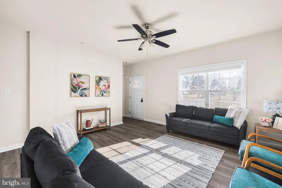 239 Sunlite Dr, Charles Town, WV 25414 - #3