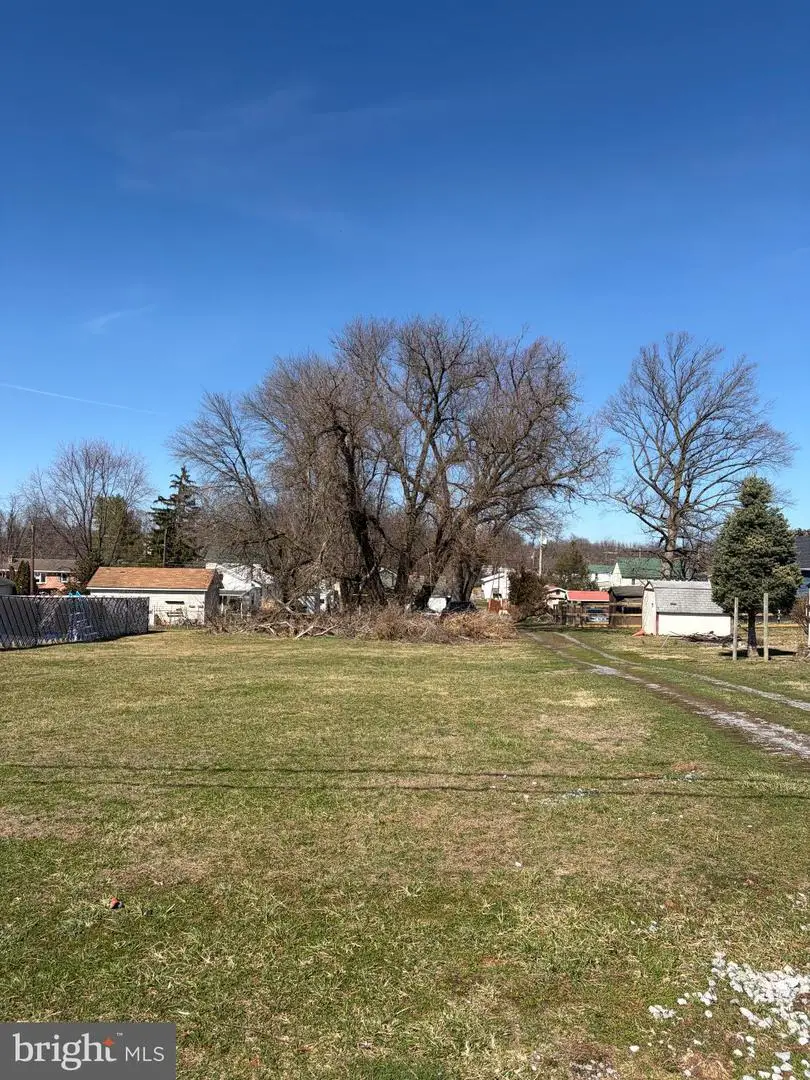 204 W 5th Ave, Ranson, WV 25438 - #2