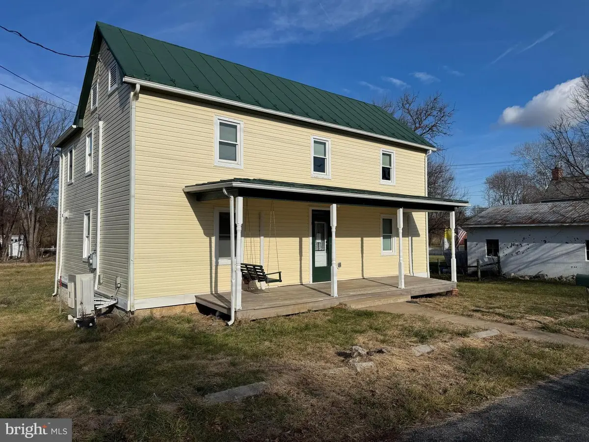 47 South St, Kearneysville, WV 25430 - #1