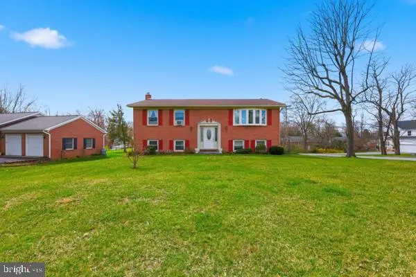 530 Tuscawilla Dr, CHARLES TOWN, WV 25414
