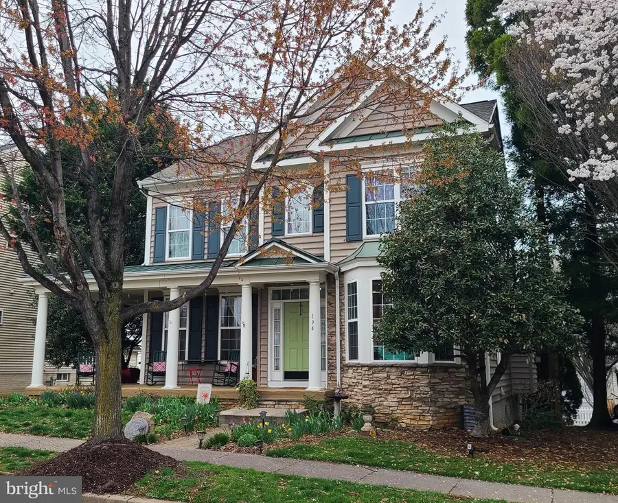 194 Braddock St, Charles Town, WV 25414 - #2