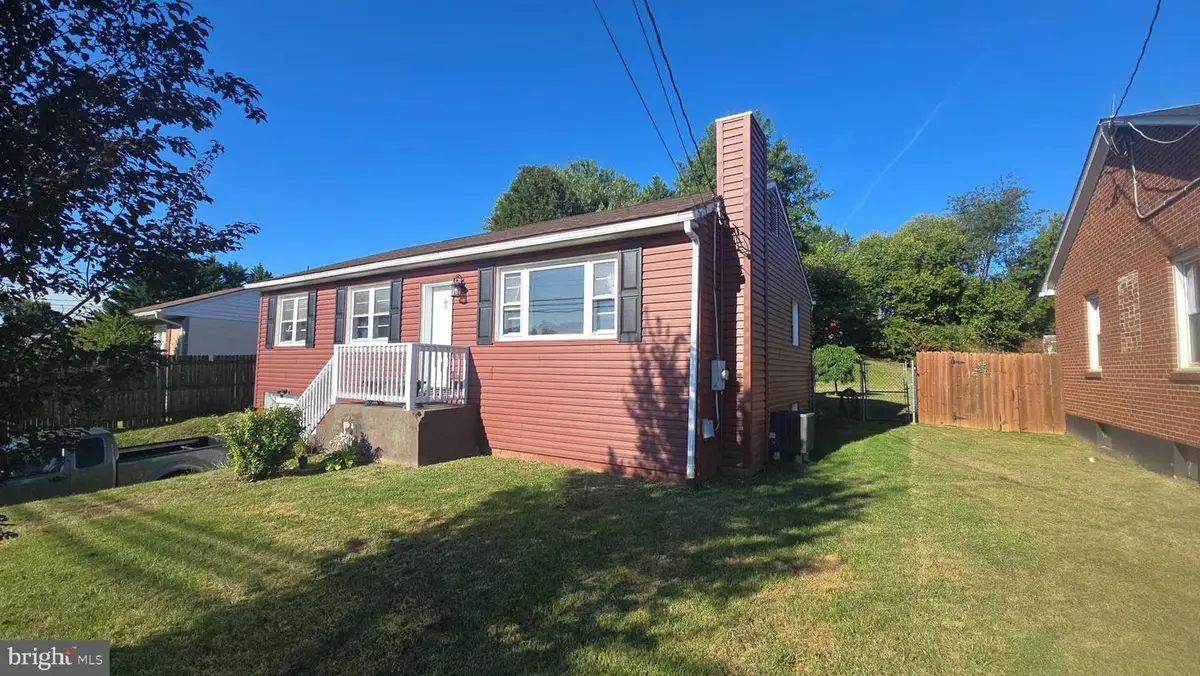 1041 N Mildred St, Ranson, WV 25438 - #1