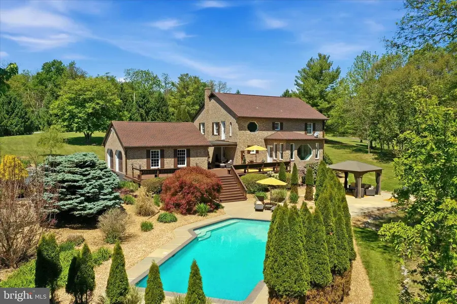 1758 Earle Rd, Charles Town, WV 25414 - #2