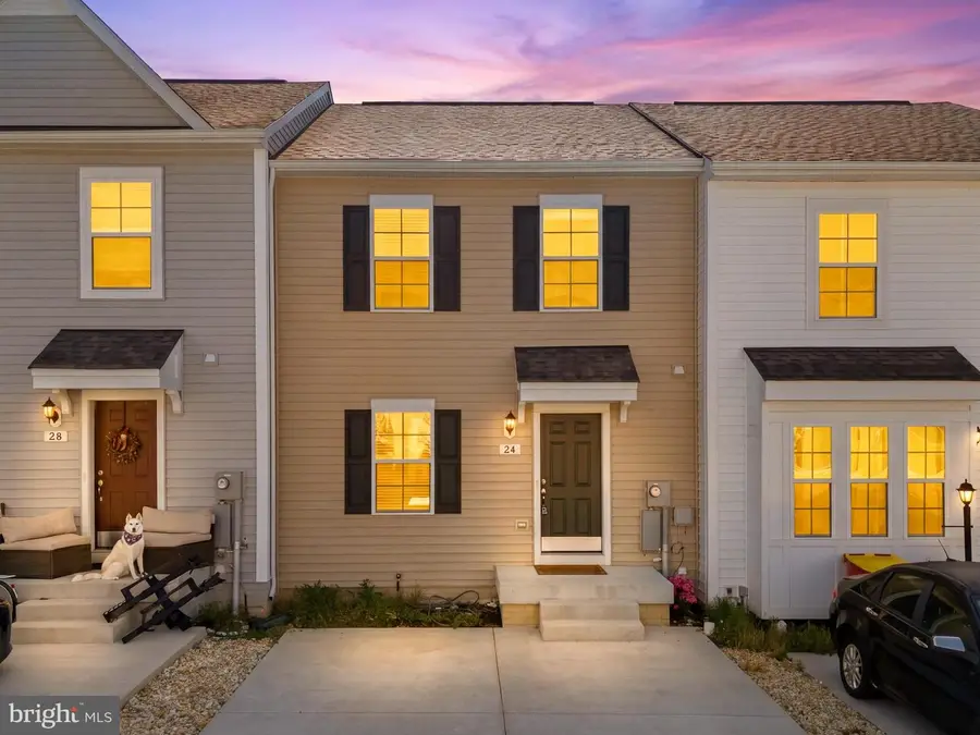 24 Orchard Green Dr, Charles Town, WV 25414 - #2