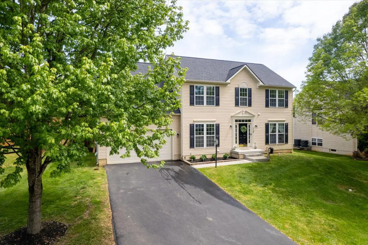 316 Maddex Farm Dr, Shepherdstown, WV 25443 - #1