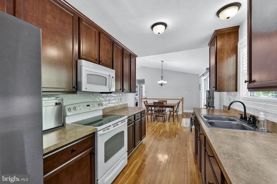 949 Wild Rose Ln, Harpers Ferry, WV 25425 - #3