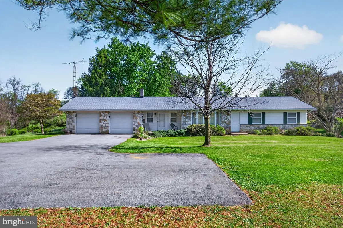 6679 Martinsburg Pike, Shepherdstown, WV 25443 - #1
