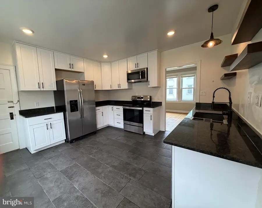 317 E 1st Ave, Charles Town, WV 25414 - #2