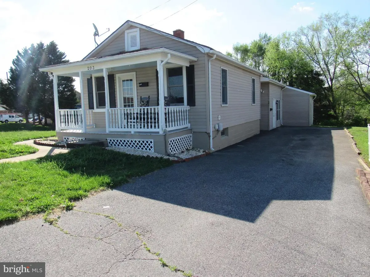 203 W 5th Ave, Ranson, WV 25438 - #1
