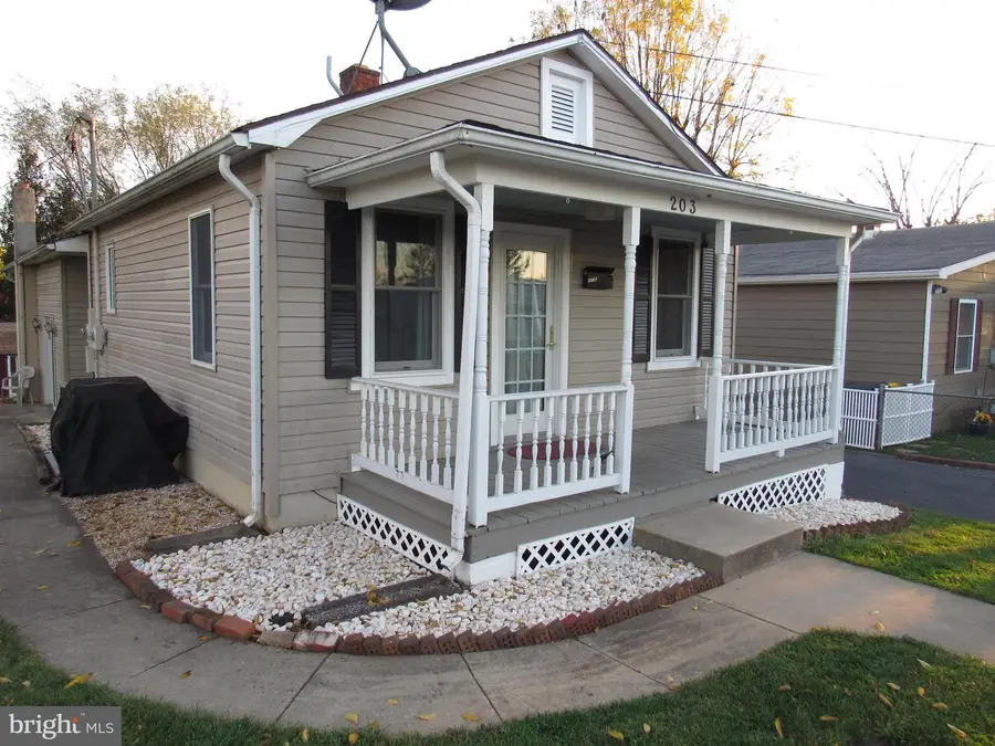 203 W 5th Ave, Ranson, WV 25438 - #2
