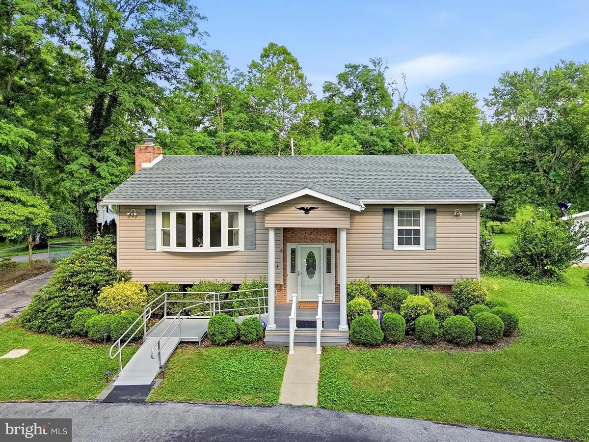 781 Tuscawilla Dr, Charles Town, WV 25414 - #1