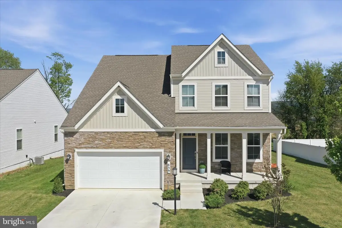 639 Barksdale Dr, Charles Town, WV 25414 - #1