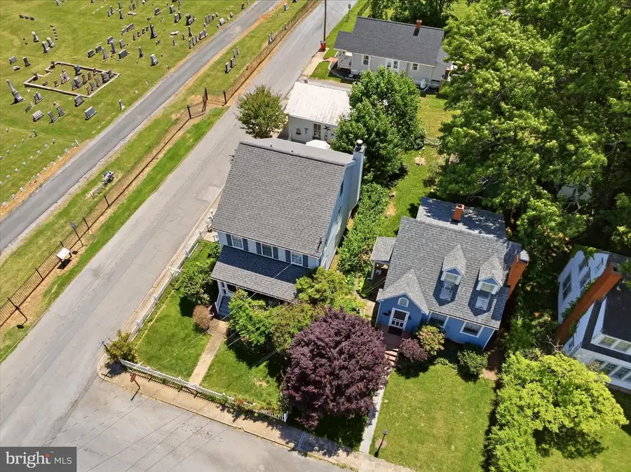 427 E Congress St, Charles Town, WV 25414 - #2