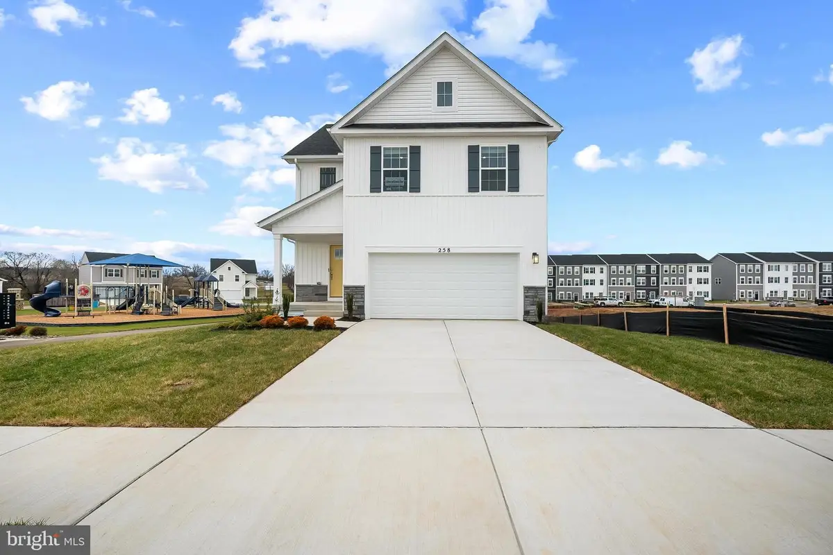 212 Eclipse St, Charles Town, WV 25414 - #1
