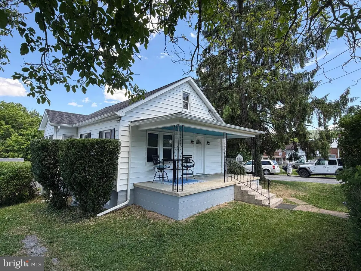35 Paul Courtney Dr, Harpers Ferry, WV 25425 - #1