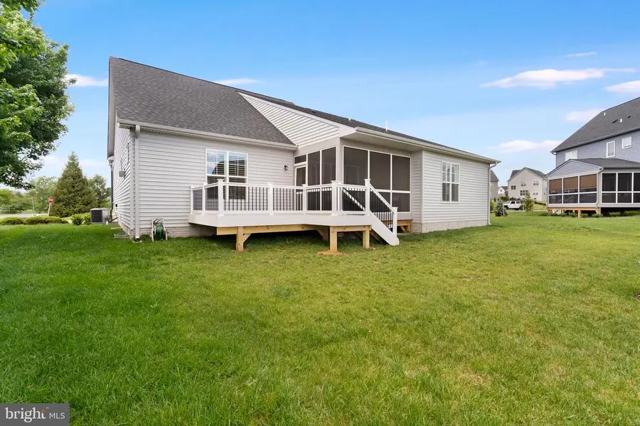 511 Shenandoah Crossing Dr, Charles Town, WV 25414 - #3