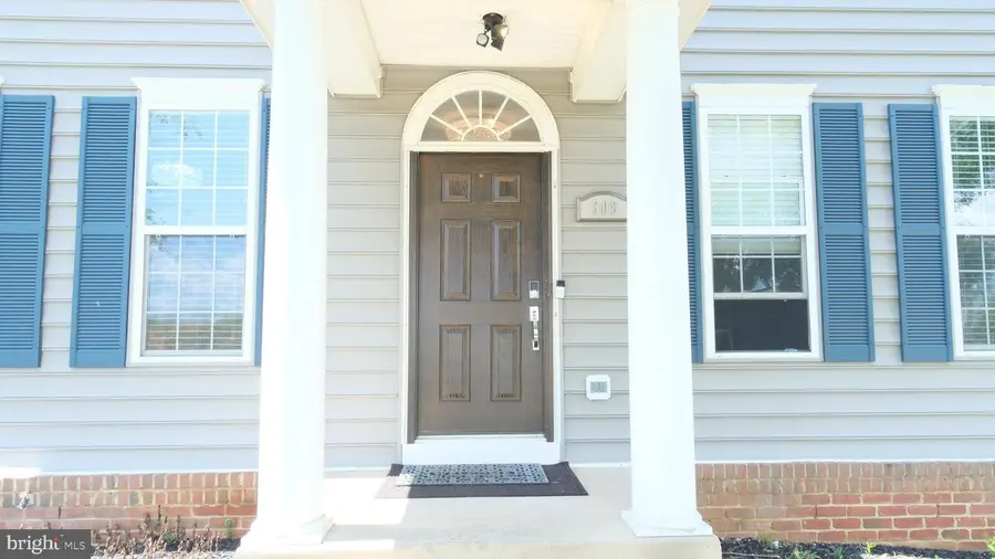 308 Braddock St, Charles Town, WV 25414 - #3