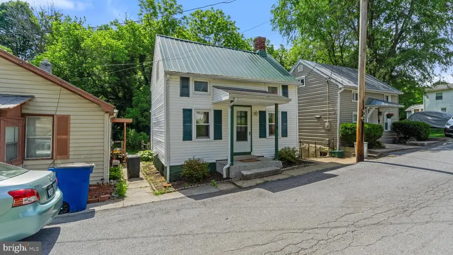 114 College St, Shepherdstown, WV 25443 - #2
