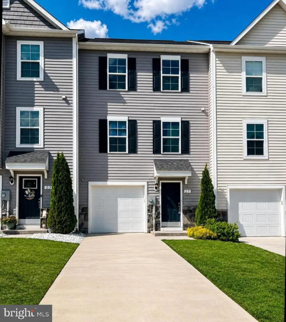 27 Tate Manor Dr, Charles Town, WV 25414 - #1