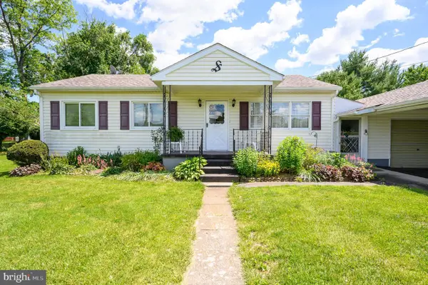 607 East Hunter Street, CHARLES TOWN, WV 25414