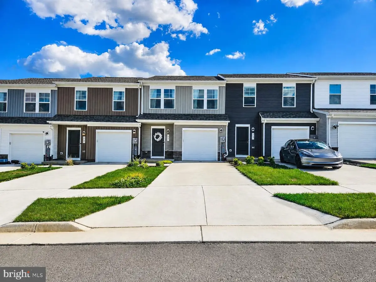 33 Apollo Rd, Charles Town, WV 25414 - #1