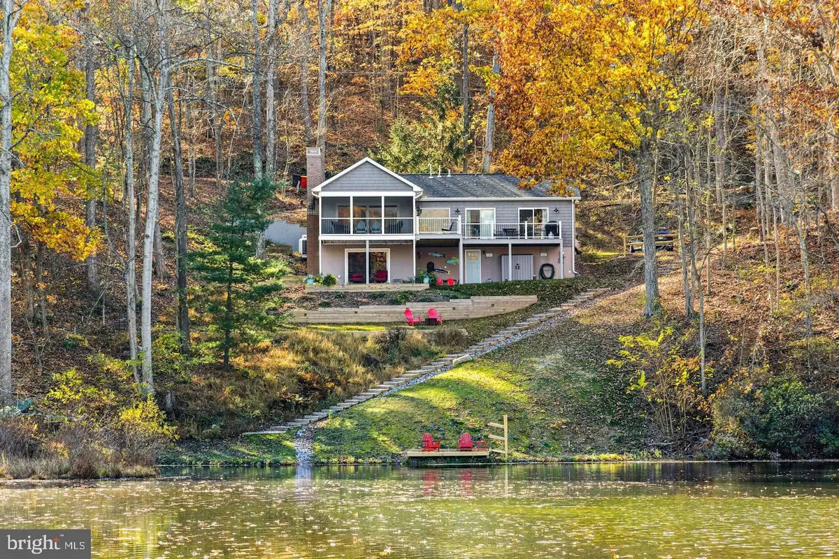 435 Lakeside Dr, Harpers Ferry, WV 25425 - #1