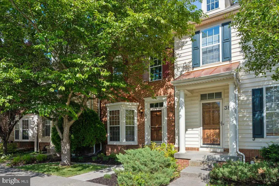 42 Payne St, Charles Town, WV 25414 - #2