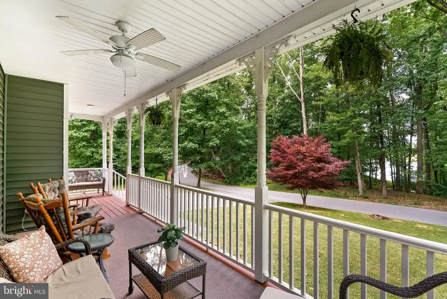 1534 Lakeside Dr, Harpers Ferry, WV 25425 - #2
