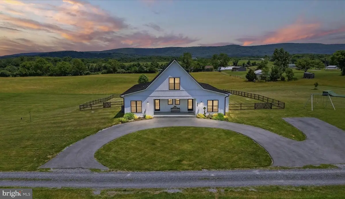 330 Majestic Ln, Charles Town, WV 25414 - #1