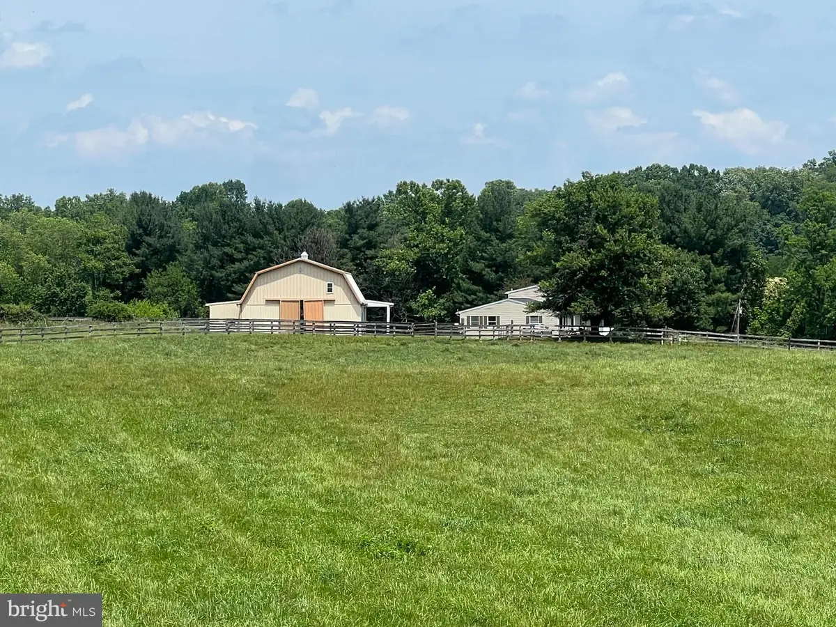 82 Pond Rd, Charles Town, WV 25414 - #1
