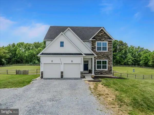 32 Trophy Ct, KEARNEYSVILLE, WV 25430
