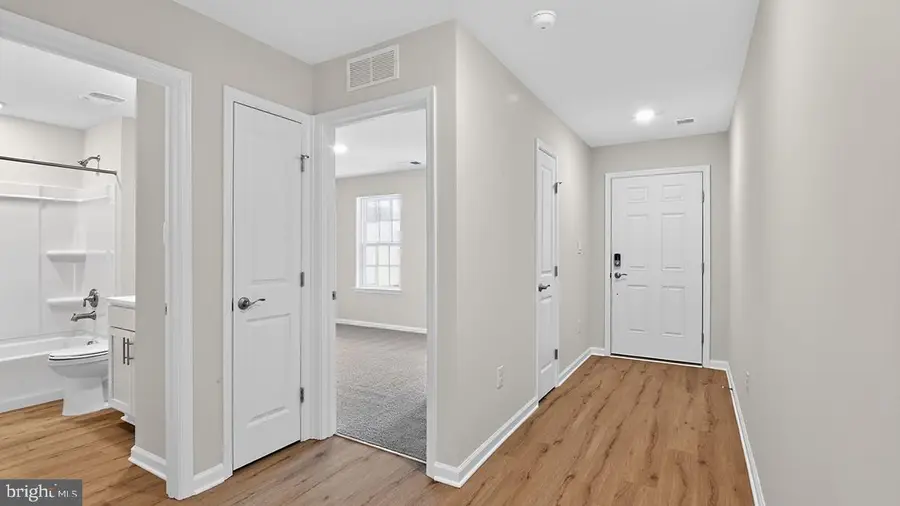 204 Eclipse St, Charles Town, WV 25414 - #2