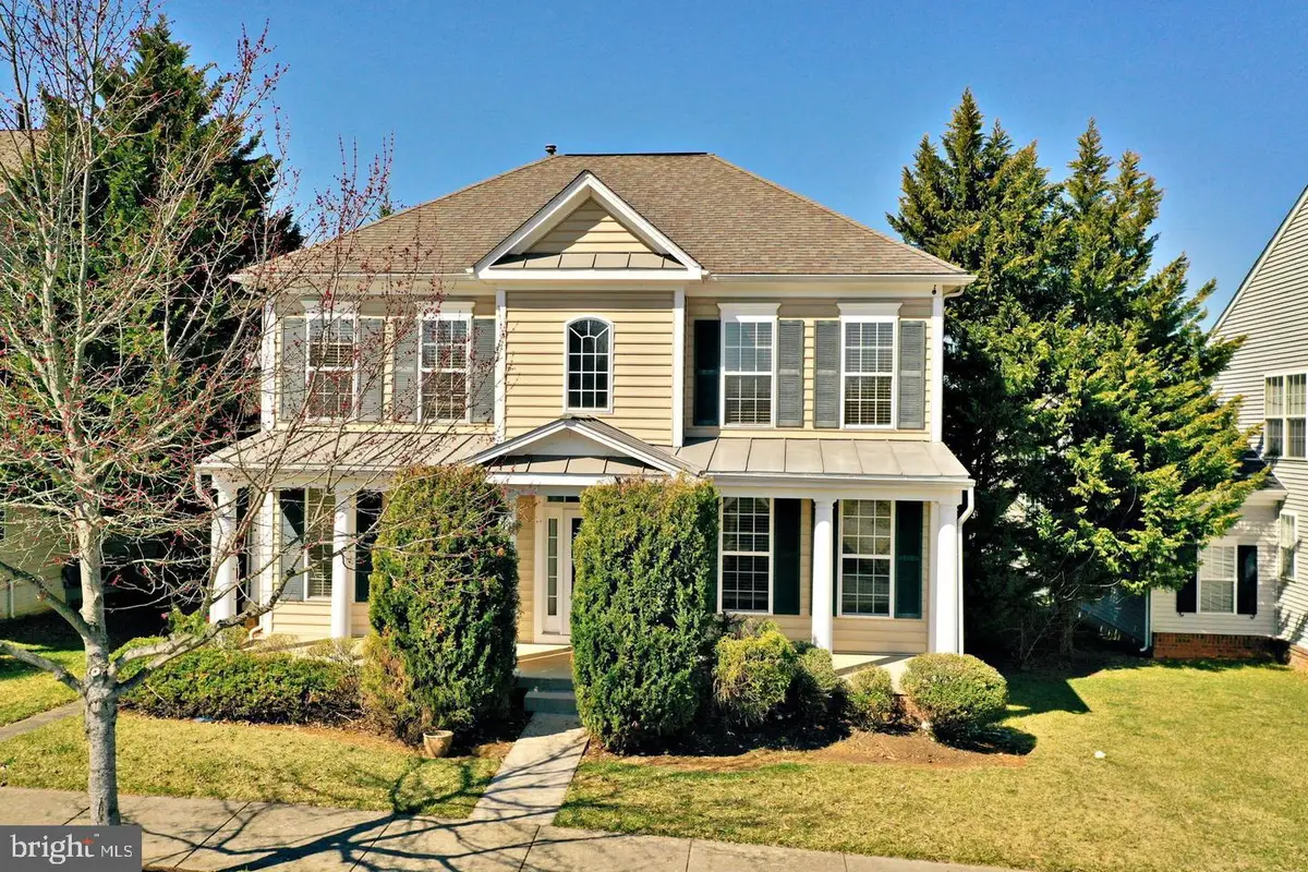 82 Braddock St, Charles Town, WV 25414 - #1