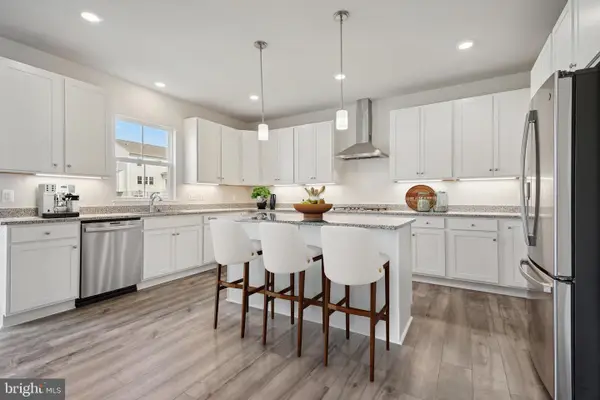 1059 Barksdale Dr, CHARLES TOWN, WV 25414