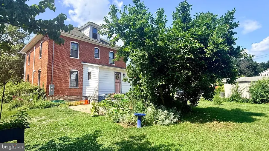 333 E 1st Ave, Charles Town, WV 25414 - #3